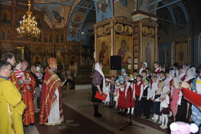 Учащиеся воскресной школы Казанского храма Грязей выступили с концертом