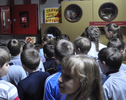 Грязинские школьники посетили пожарно-техническую выставку МЧС