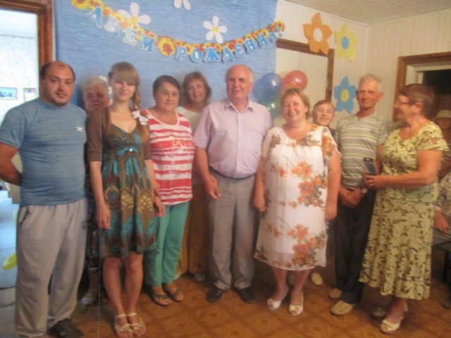 Во Всероссийском обществе слепых города Грязи поздравили июньских именинников и юбиляров с Днём рождения