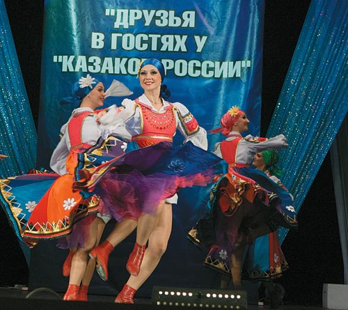В рамках международного фестиваля город Грязи посетят коллективы "Лезгинка" и "Казаки России"