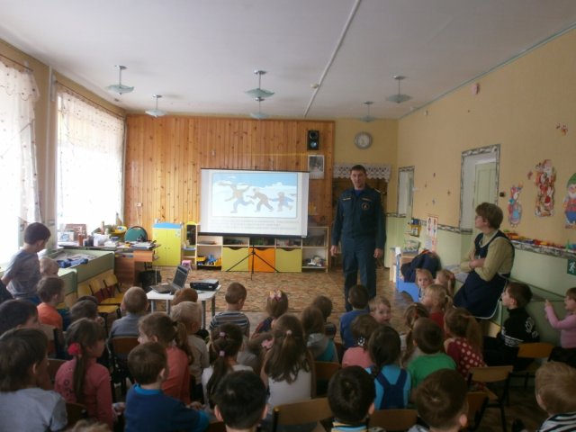 Школьникам села Фащёвка инспекторы ГИМС рассказали о правилах безопасности зимой