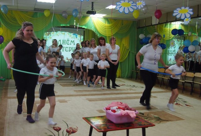 В честь Дня матери в детском саду "Василёк" прошло спортивно-развлекательное мероприятие