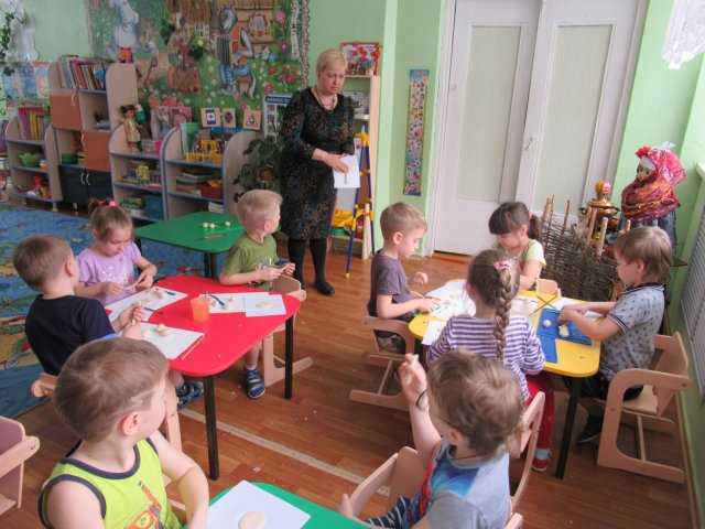 В детском саду «Василёк» провели мастер-классы к 8 Марта