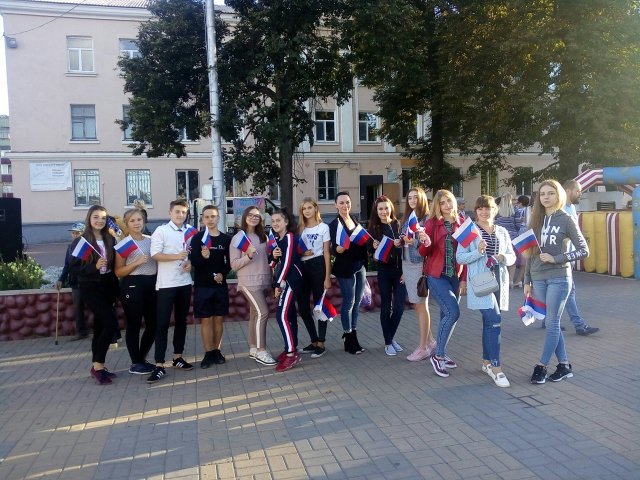 Патриотическая акция "Под флагом Российским" объединила грязинскую молодёжь