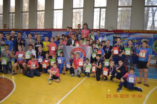 Грязинцы привезли 2 золотые и бронзовую медали с областного турнира по смешанному боевому единоборству ММА