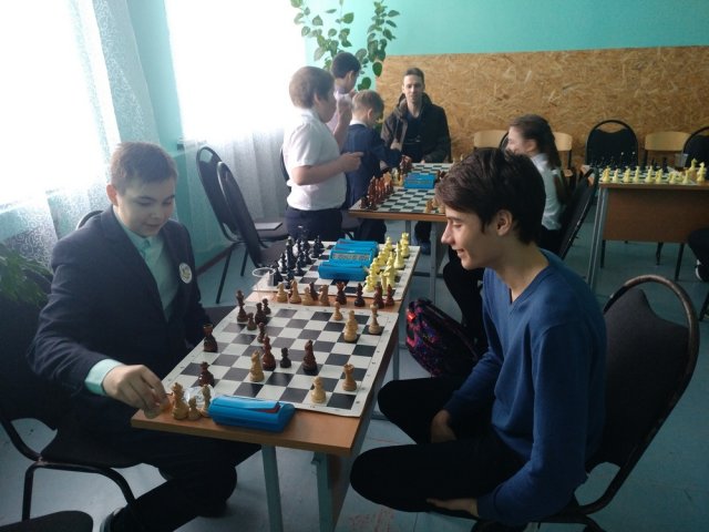 В Грязях открыли шахматный клуб на базе школы
