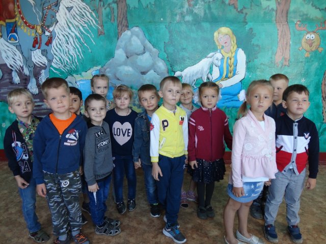 Воспитанники детского сада побывали на экскурсии в школе