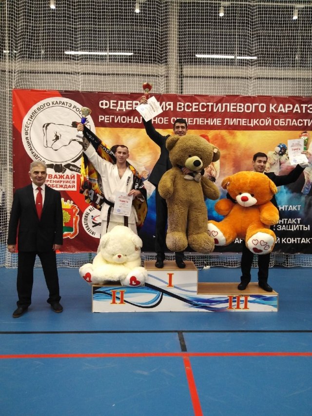 Грязинские каратисты заняли 2-е командное место в областном турнире