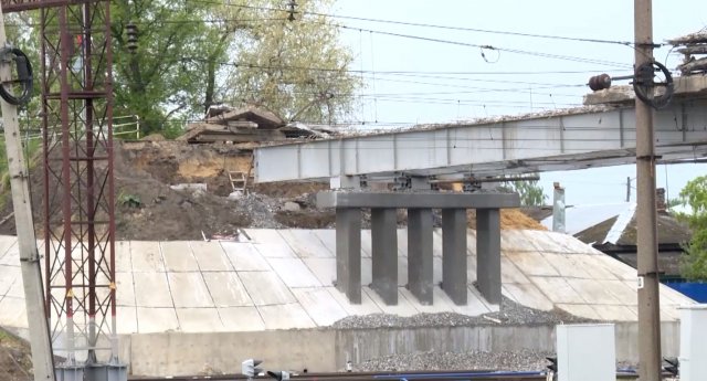 Завершить ремонт моста в Грязях обещают к сентябрю