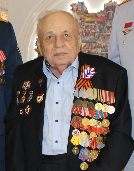 Липецкие росгвардейцы поздравили ветерана Великой Отечественной войны с 98-летием