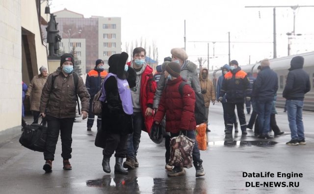 В Грязинский район в оздоровительный «Лесная сказка» направили на автобусах 193 беженца из Донецка
