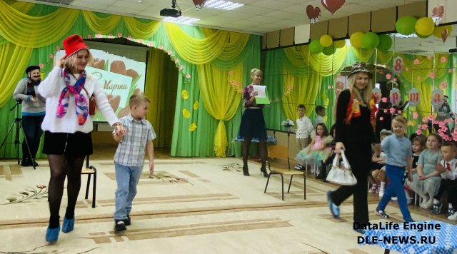 В детском саду №9 «Василек» г. Грязи отмечают Международный женский день 8 Марта